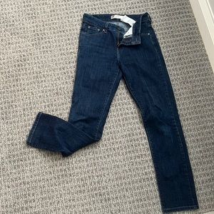 Levi mid rise straight Jean